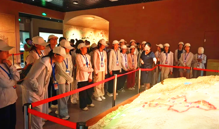 寧夏30名“春蕾”女童研學(xué)之旅啟智潤(rùn)心