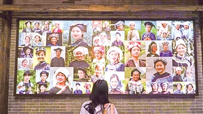     8月24日，記者來到廣西民族博物館，見到這幅展現(xiàn)各民族笑臉的照片。廣西擁有壯、漢、瑤、苗、侗、仫佬、毛南、回、京、彝、水、仡佬12個世居民族，少數(shù)民族人口占廣西總?cè)丝诘?9%。